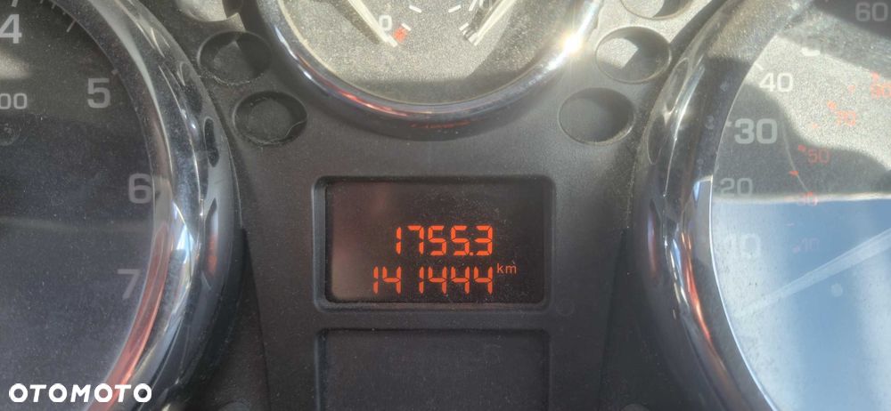 Peugeot 207 2008 photo 4