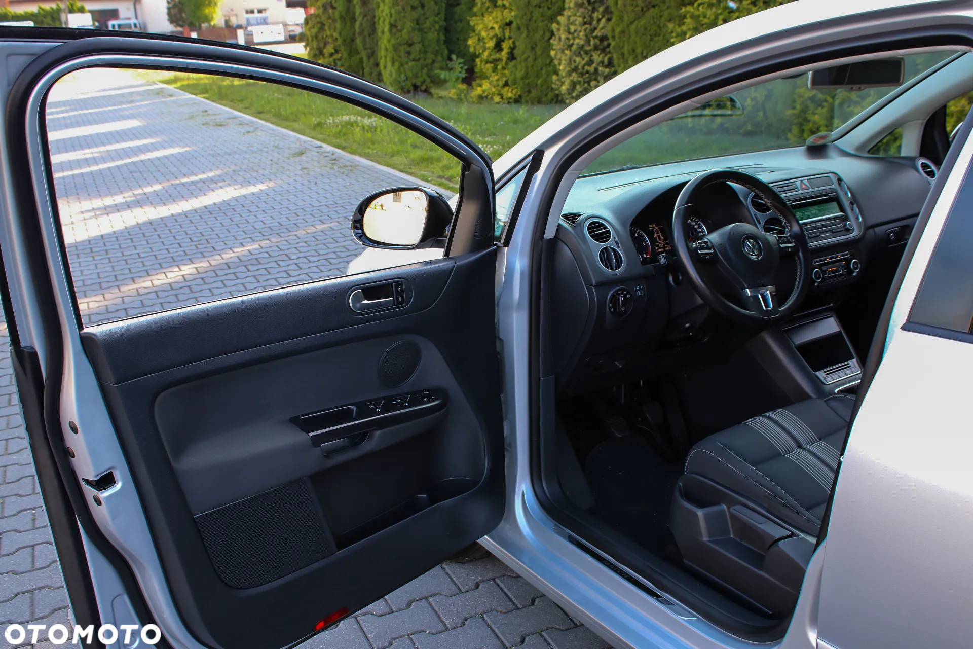 Volkswagen Golf Plus 2.0 TDI DPF MATCH - 32