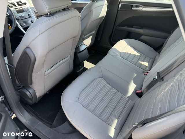 Ford Fusion - 11