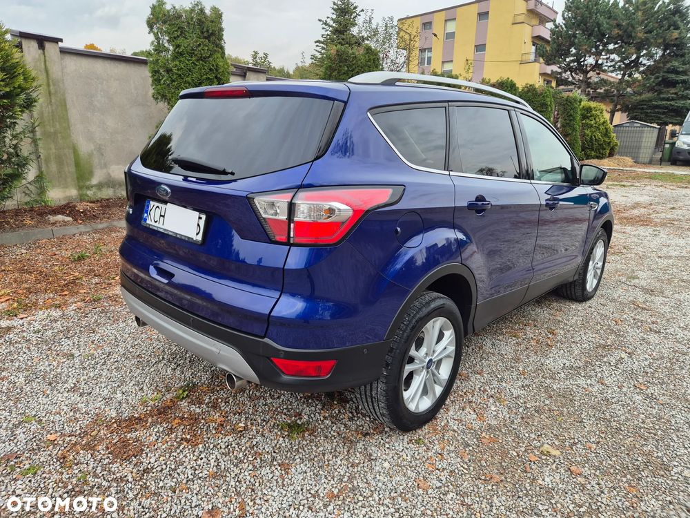 Ford Kuga 2.0 TDCi 2x4 Titanium - 40