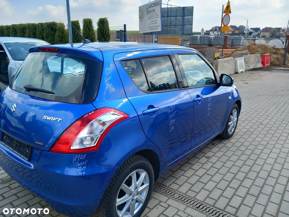 SUZUKI SWIFT MK7 PRÓG SŁUPEK ŚRODKOWY PRAWY ĆWIARA ĆWIARTKA KOLOR: ZUM CO7 - 1