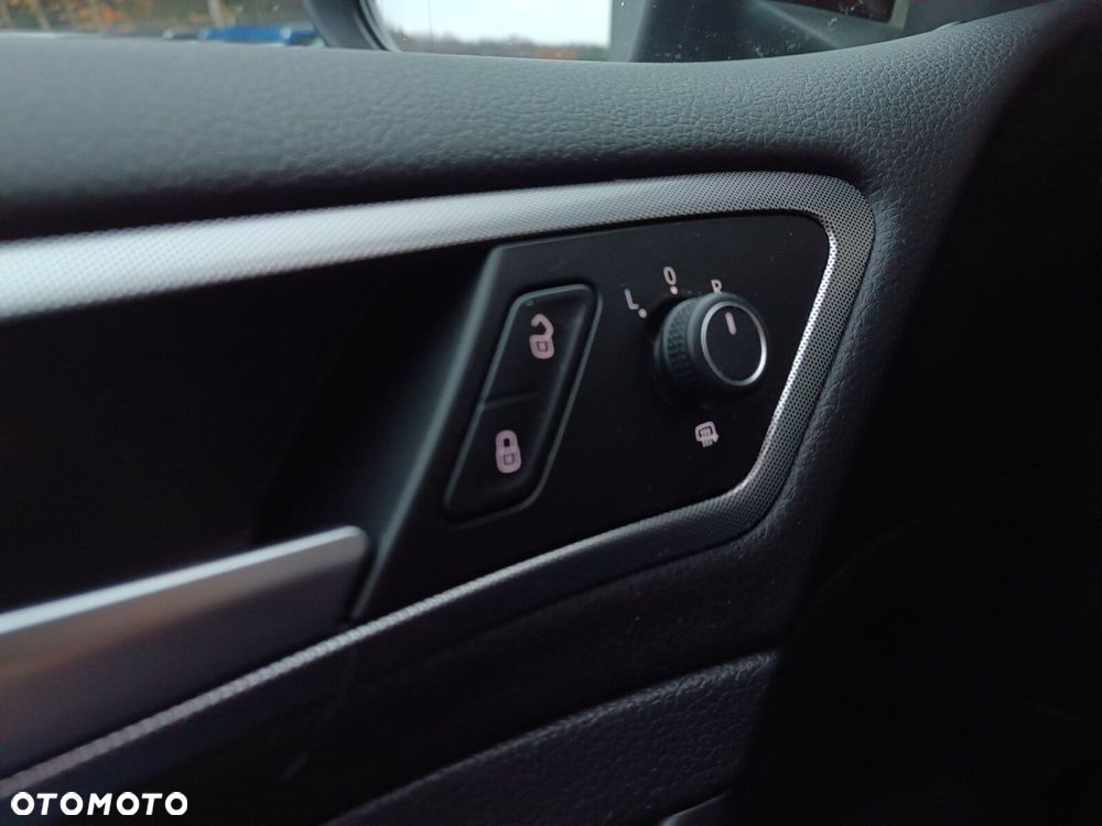 Volkswagen Golf 1.5 TSI BMT Trendline - 26