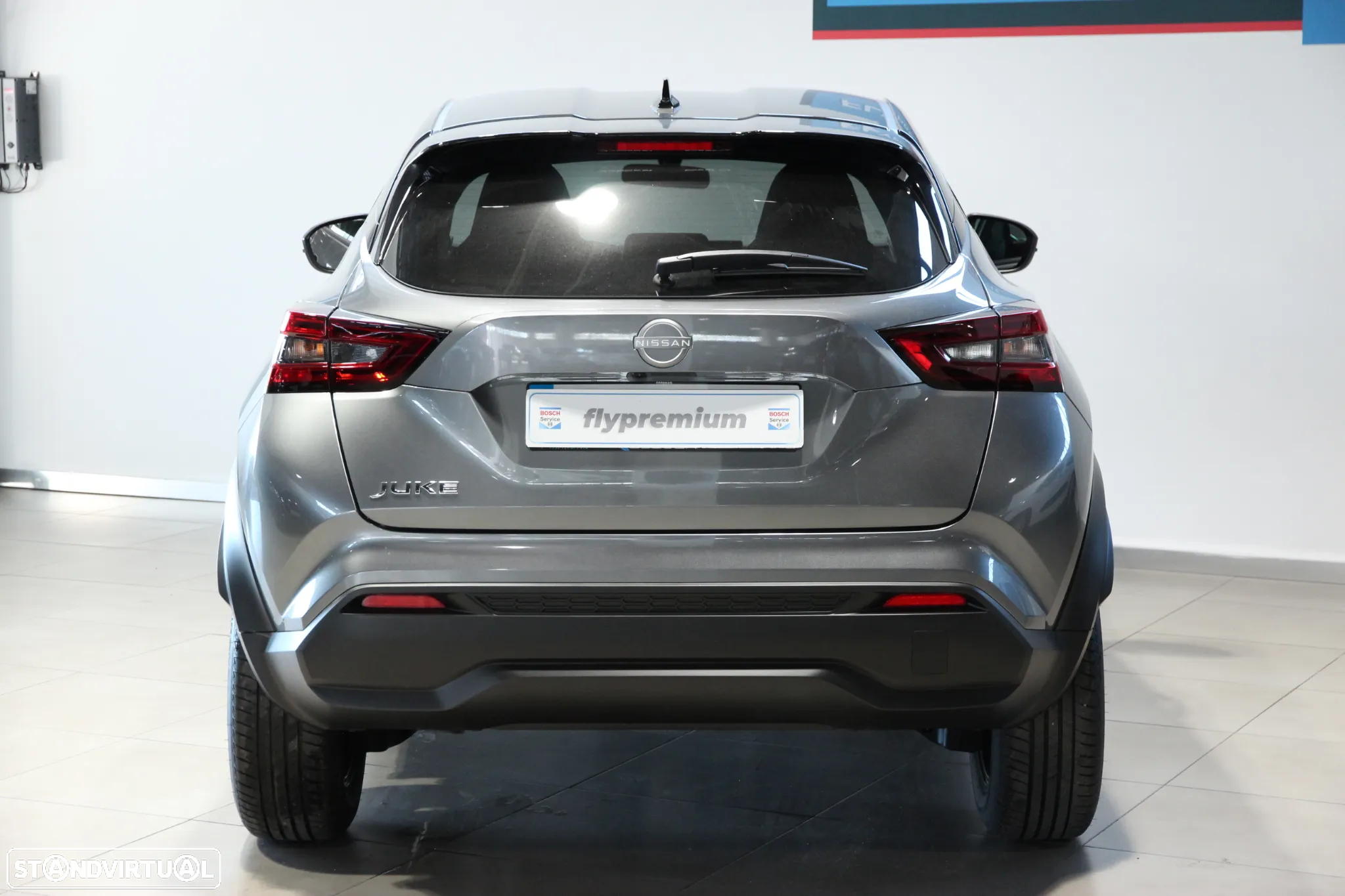 Nissan Juke 1.0 DIG-T N-Connecta NAV.+TwoTone NC DCT - 4