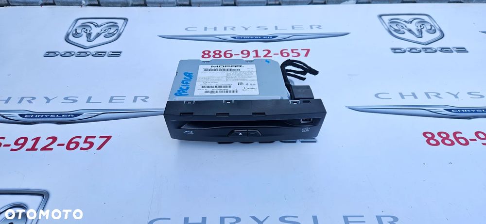 Chrysler Pacifica 2016- Czytnik navi Radioodtwarzacz CD DVD GPS P05091978AF 05091978AF - 1
