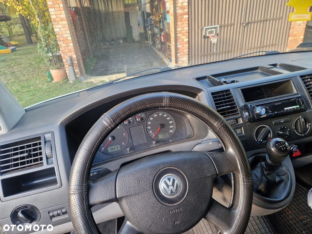 Volkswagen Transporter - 2