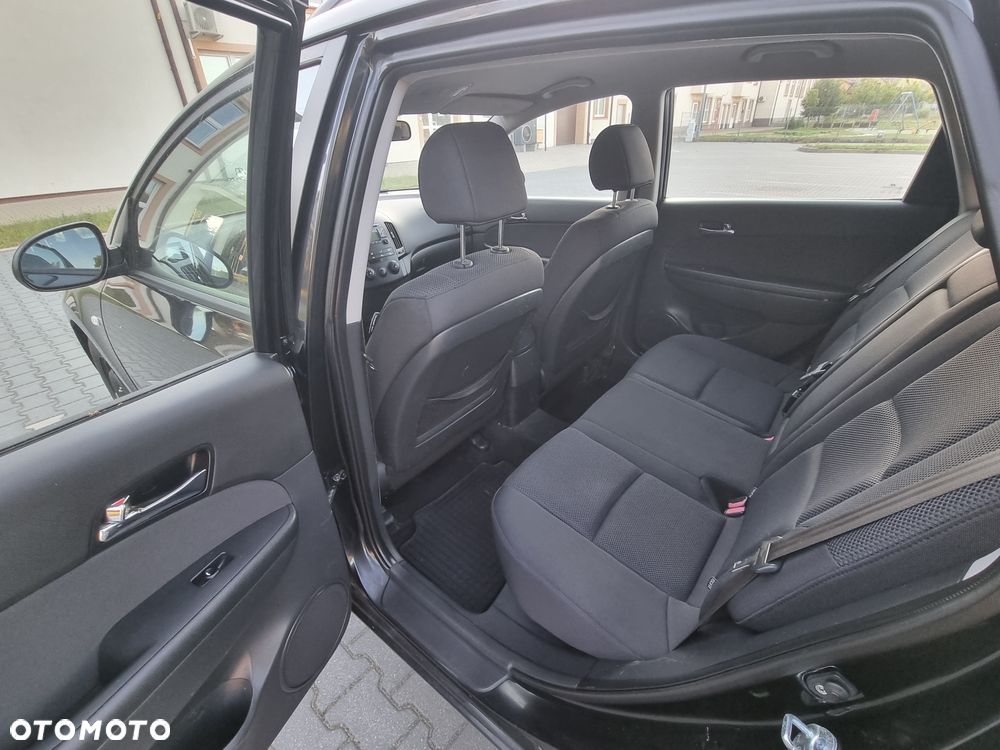 Hyundai i30 i30cw 1.6 Comfort - 11