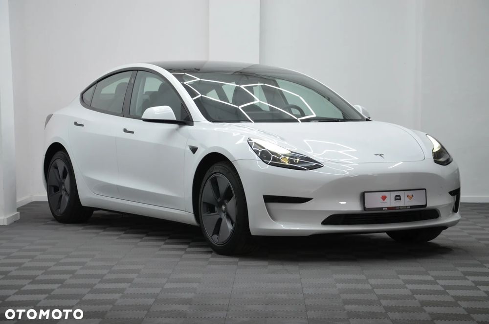 Tesla Model 3 - 2