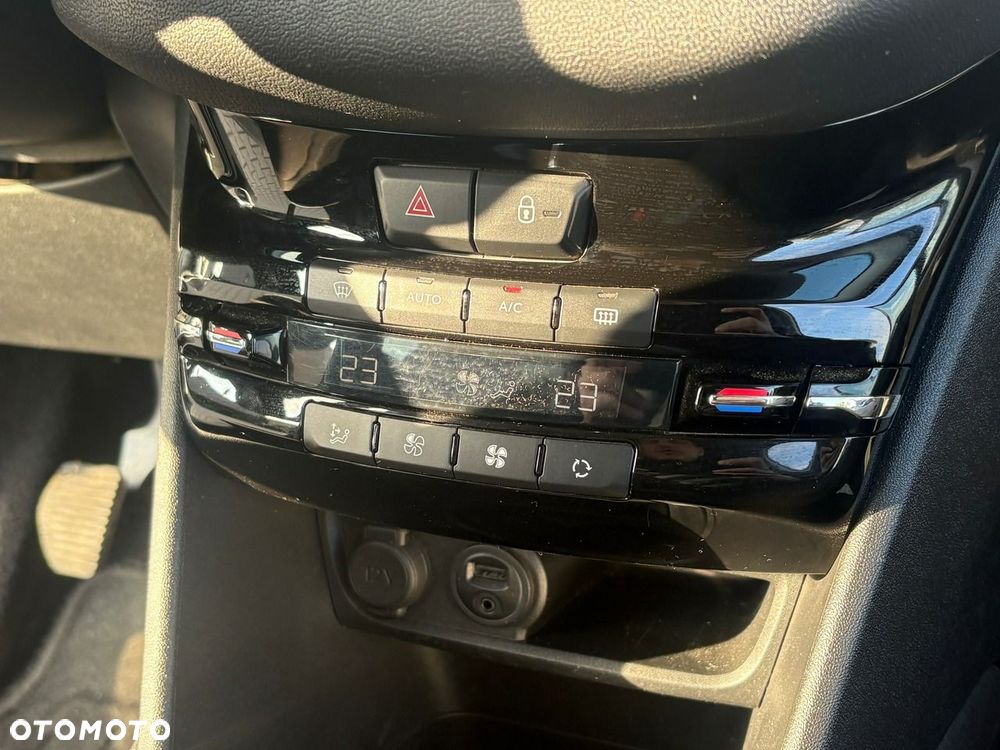 Peugeot 208 120 VTI Intuitive - 17