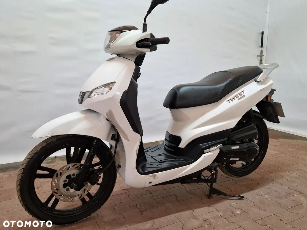Peugeot Tweet - 1