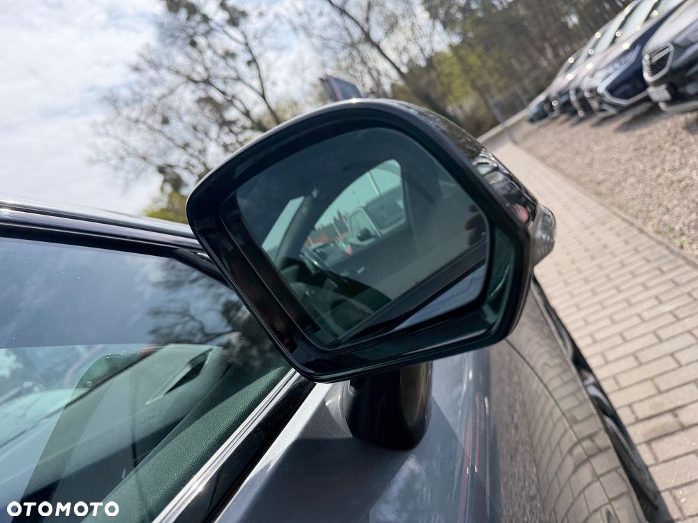 Volvo V60 D3 R-Design - 25