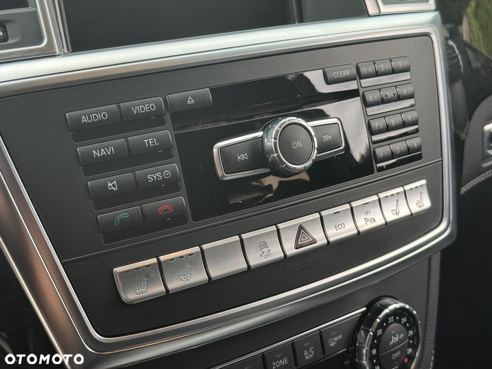 Mercedes-Benz GL - 23