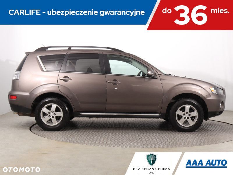 Mitsubishi Outlander - 8