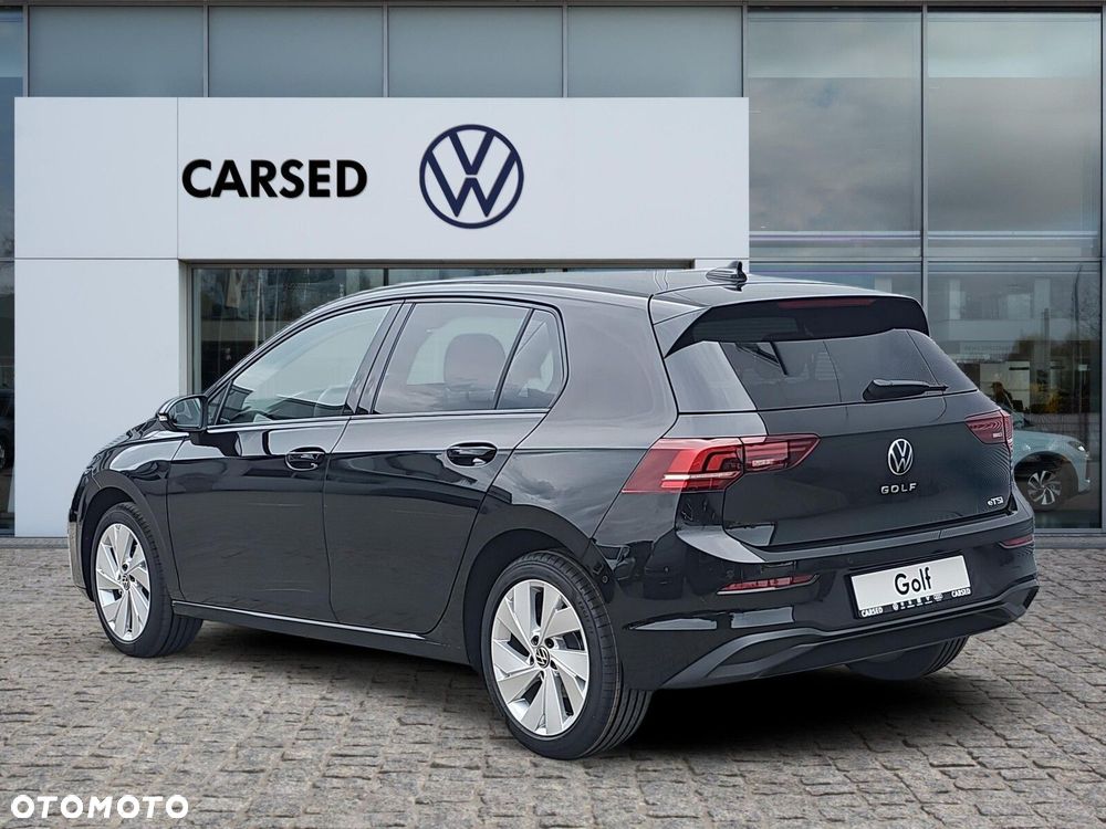 Volkswagen Golf - 6