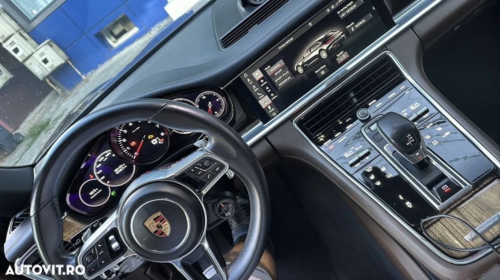 Porsche Panamera 4 - 26