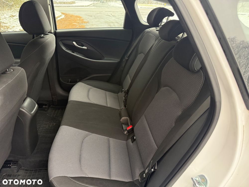 Hyundai i30 1.5 T-GDI 48V Modern - 22