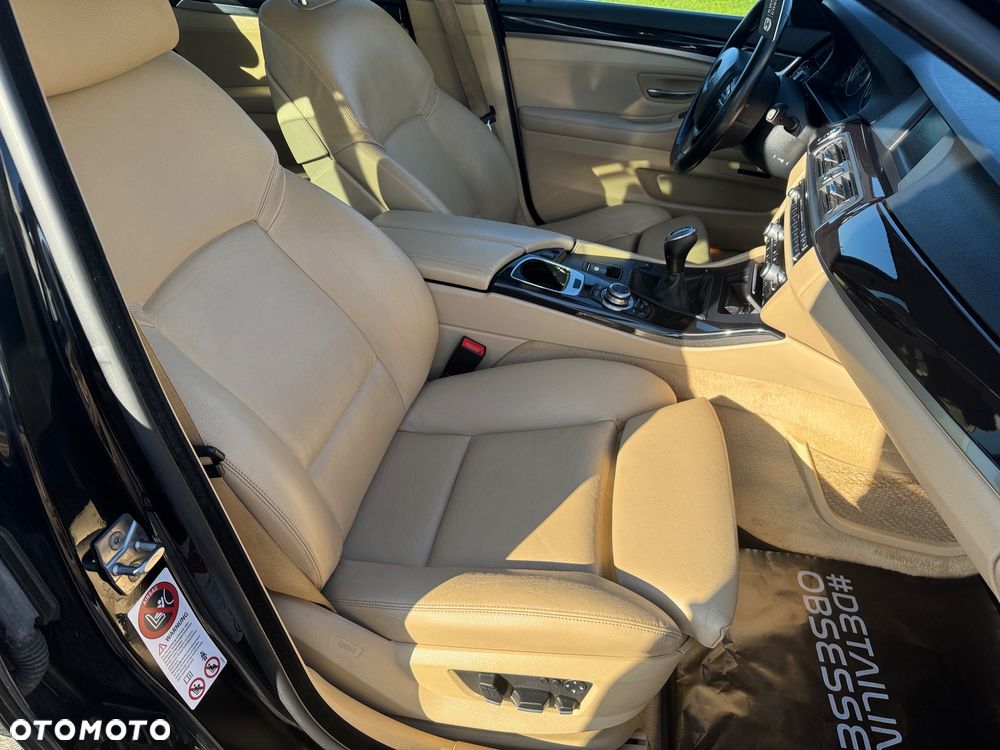 BMW Seria 5 520d Luxury Line - 32