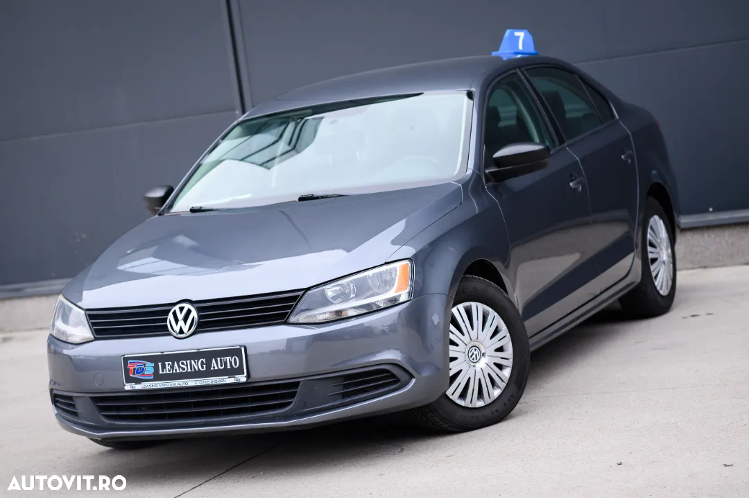 Volkswagen Jetta - 2