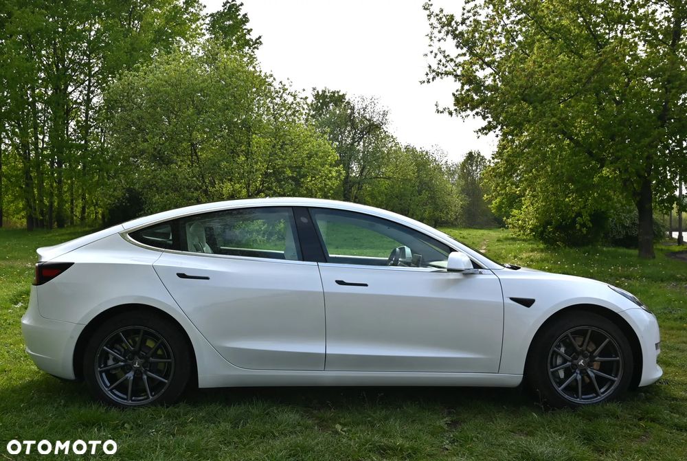 Tesla Model 3 - 18