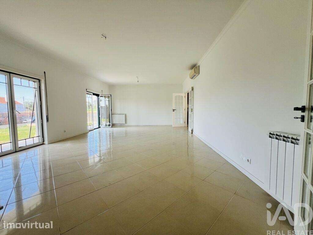 Moradia isolada em Pataias e Martingança de 210 m2 - Grande imagem: 3/28