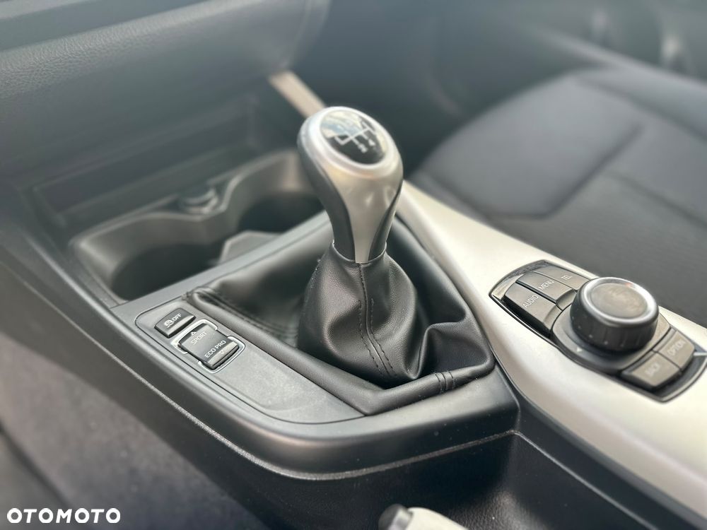 BMW Seria 1 116i - 15