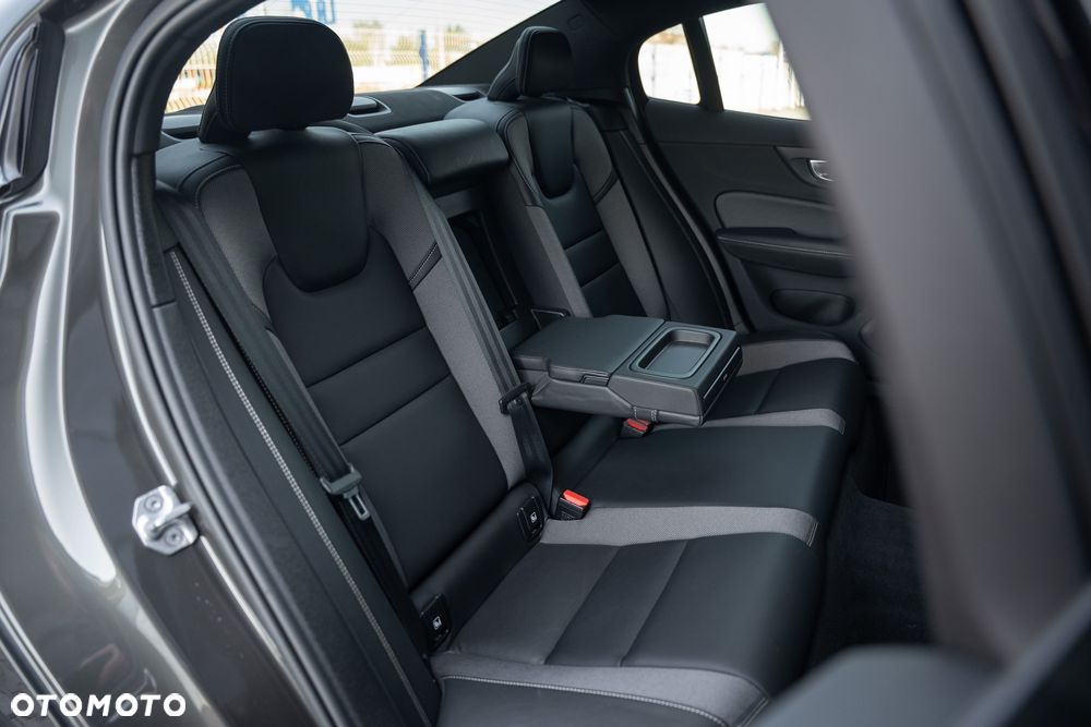 Volvo S60 T4 Geartronic RDesign - 36