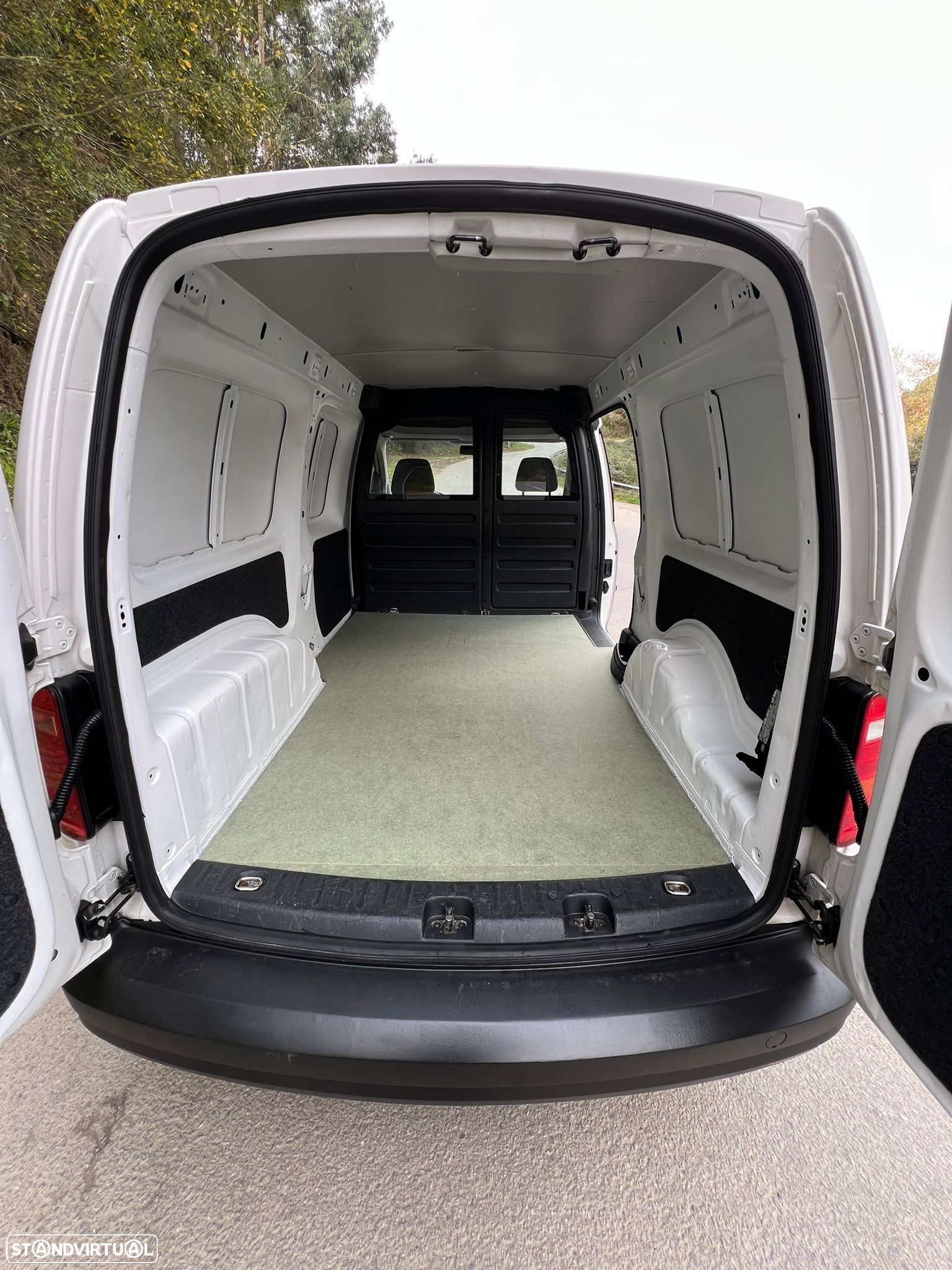 VW Caddy max - 11