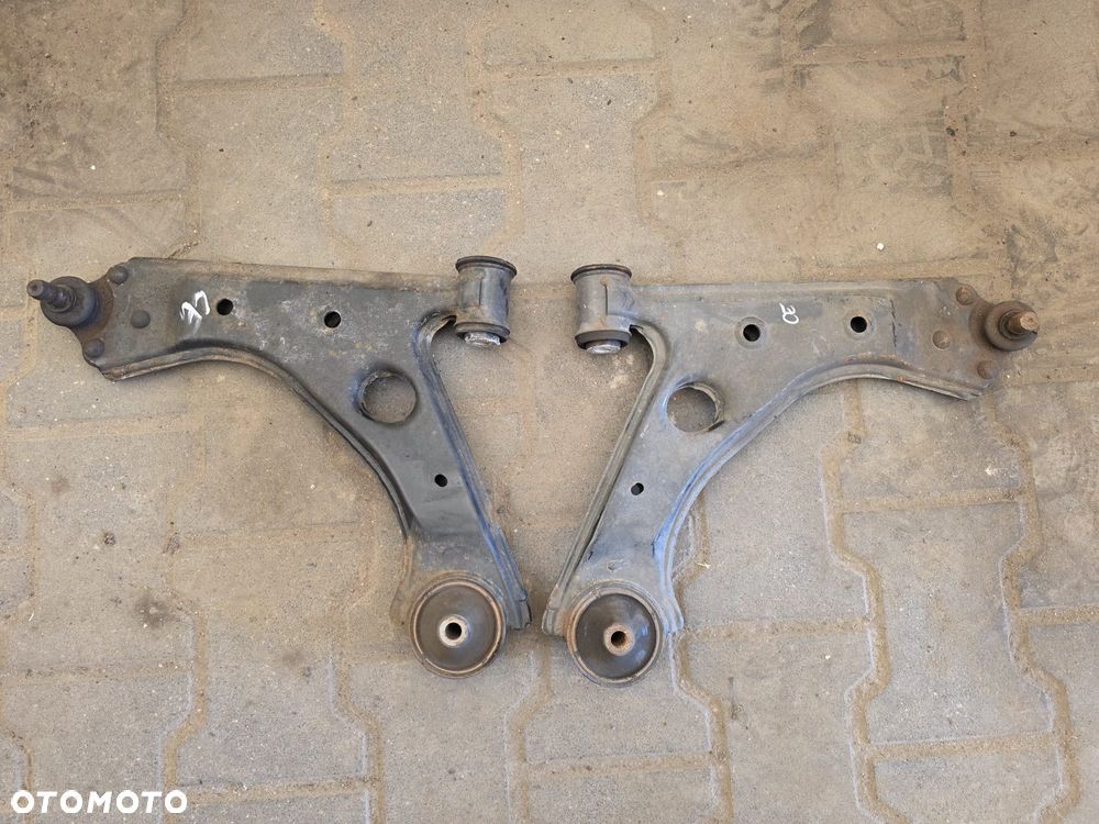 OPEL CORSA E WAHACZE WAHACZ LEWY LUB PRAWY - 1