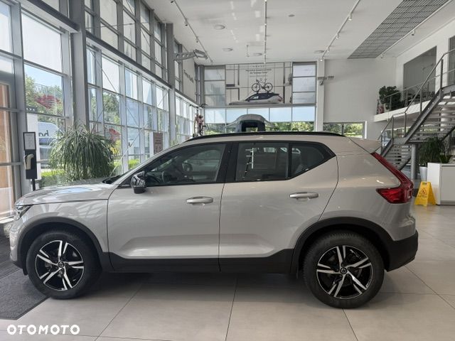 Volvo XC 40 B3 Plus Dark - 5