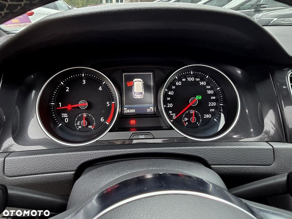 Volkswagen Golf - 20