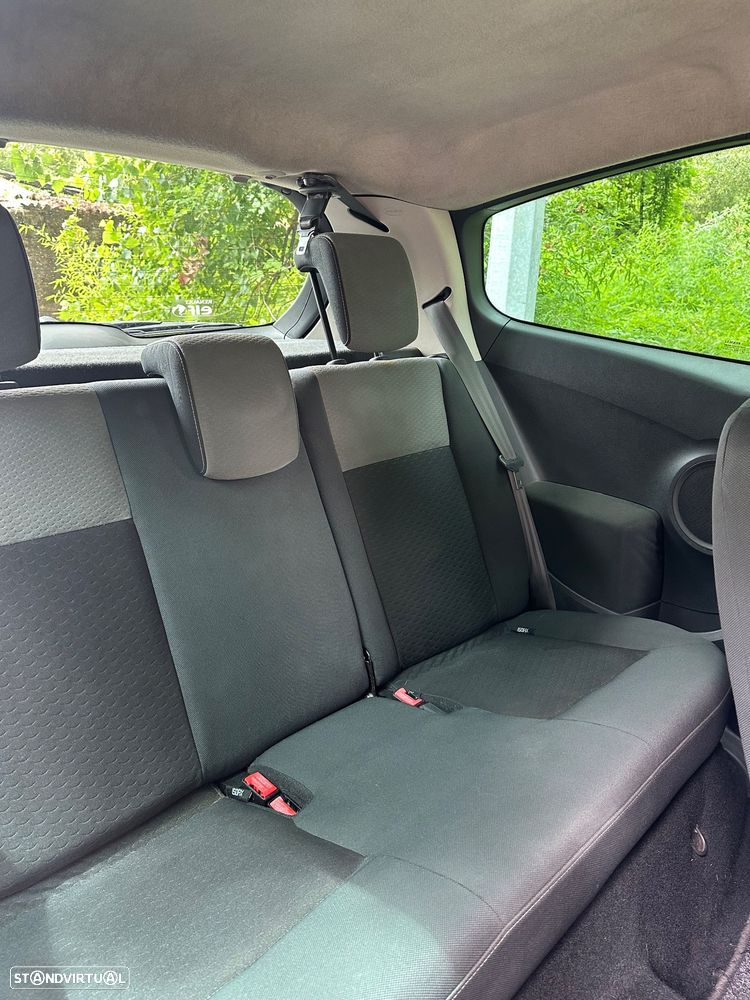 Renault Clio 1.2 16V Dynamique S - 12