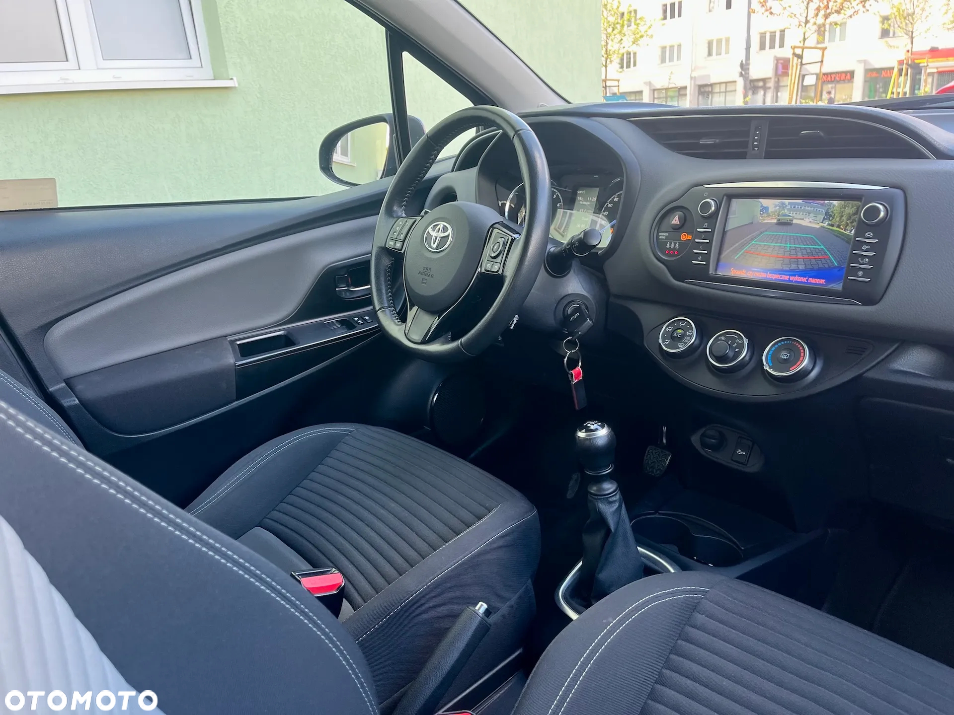 Toyota Yaris 1.5 Premium - 15