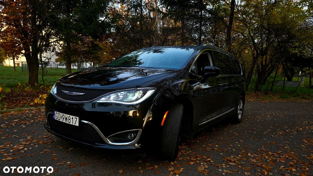 Chrysler Pacifica - 17