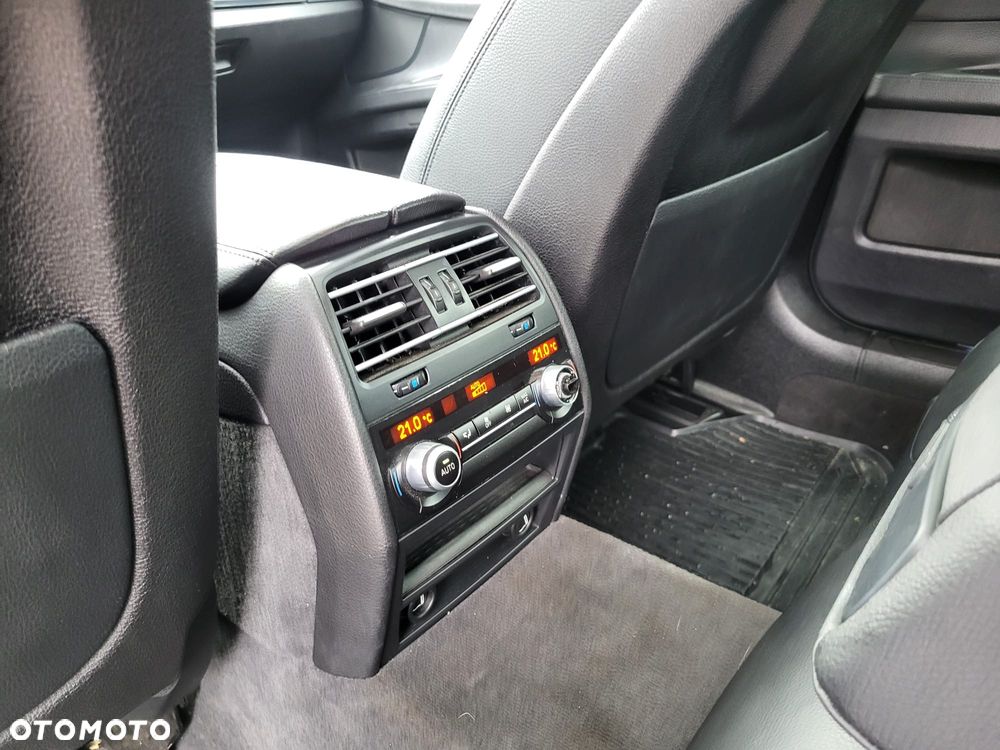 BMW Seria 7 740i Edition Exclusive - 14