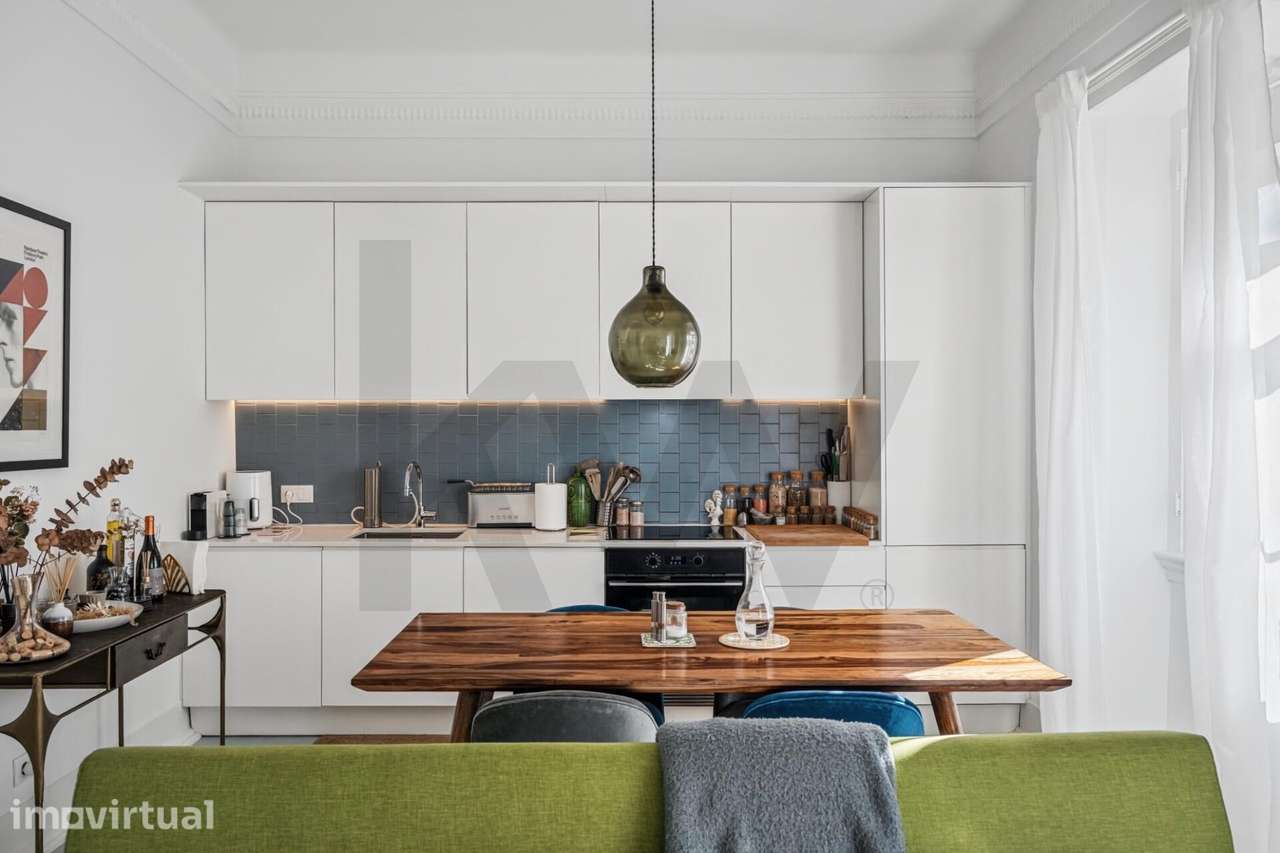 Apartamento T2+1 com 3 varandas e renovação de arquiteto em Arroios | - Grande imagem: 2/35