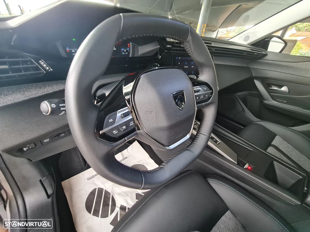 Peugeot 408 1.2 PureTech Allure EAT8 - 23
