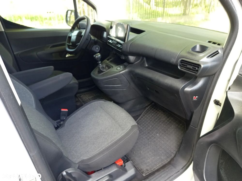 Opel Combo 1.5 CDTI Essentia S&S - 16