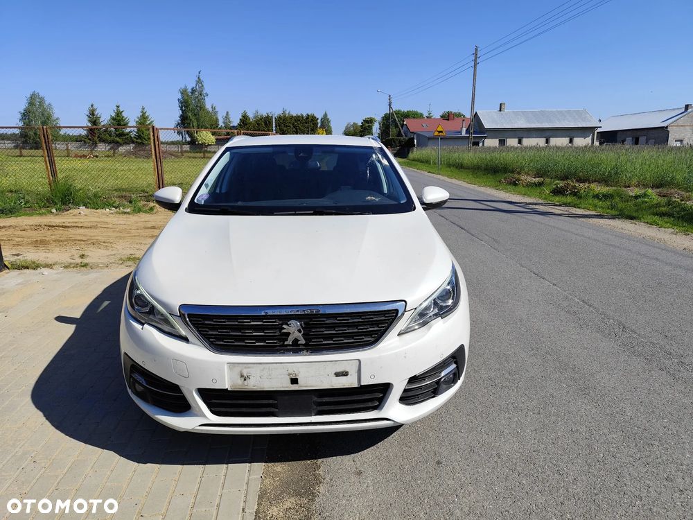 Peugeot 308 1.2 PureTech Allure S&S EAT8 - 6
