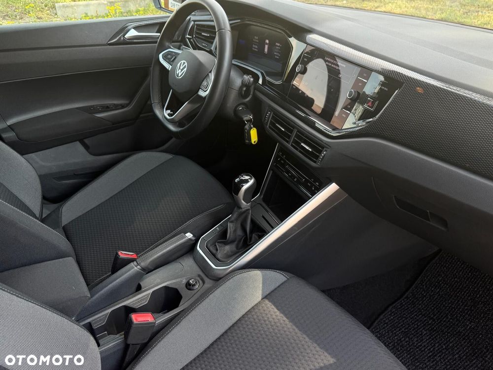 Volkswagen Polo 1.0 MPI Life - 21