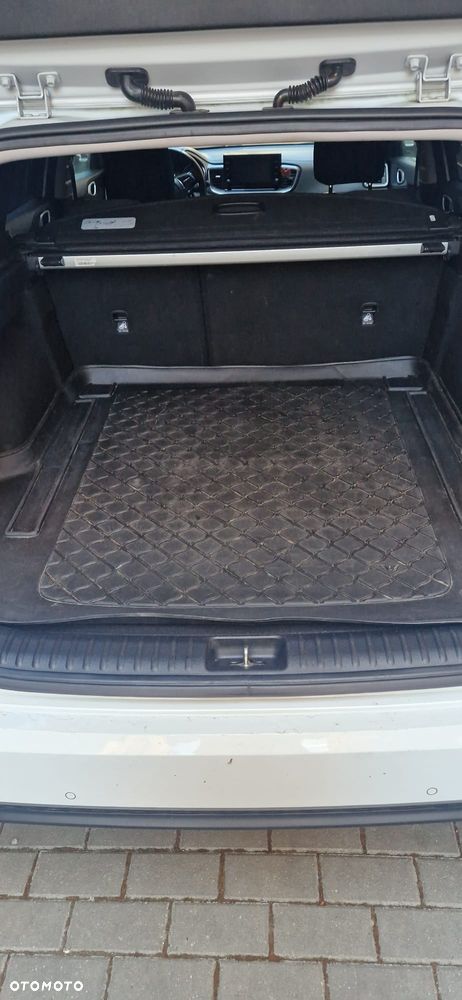 Kia Ceed - 12