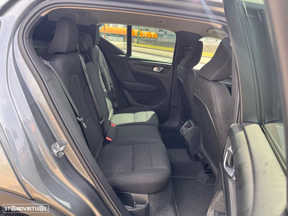 Volvo XC 40 2.0 D3 Momentum Geartronic - 10