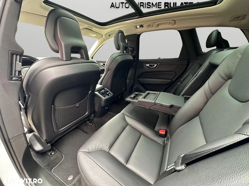 Volvo XC 60 D4 Momentum Pro - 13