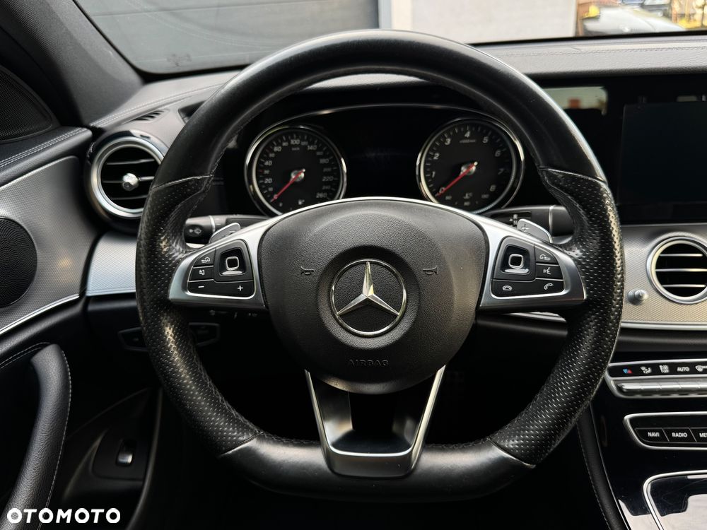 Mercedes-Benz Klasa E 200 9G-TRONIC AMG Line - 24