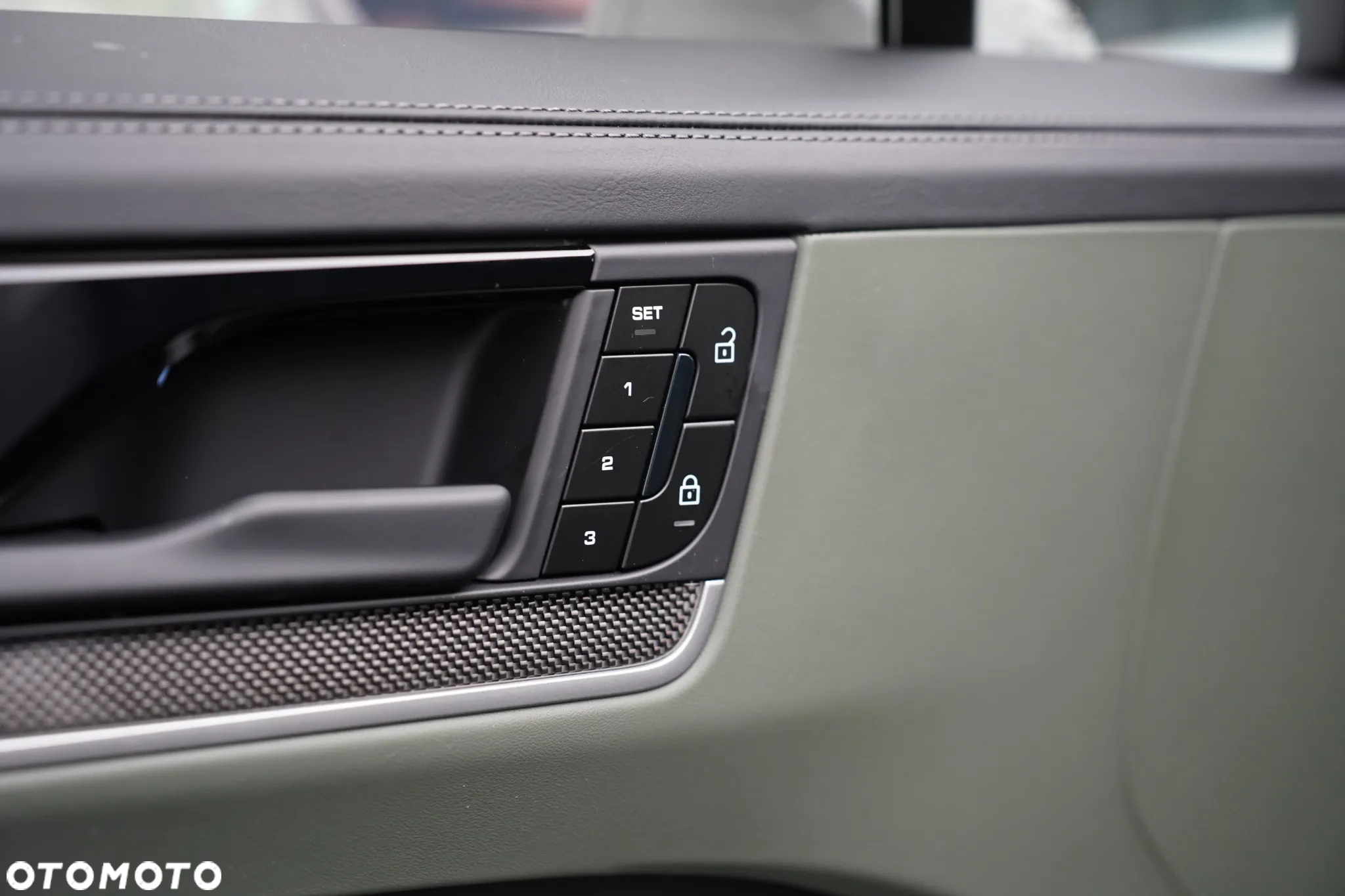 Porsche Cayenne - 14