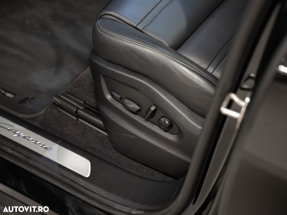 Porsche Cayenne Coupe E-Hybrid - 16