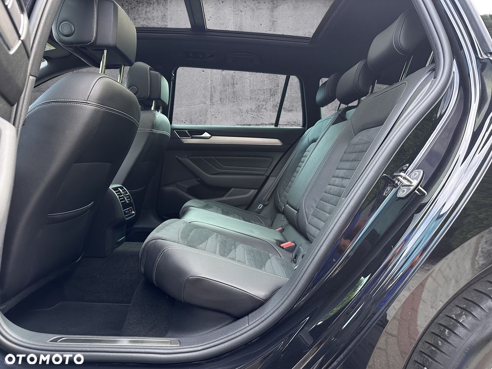 Volkswagen Passat Variant 2.0 TDI SCR DSG Elegance - 18