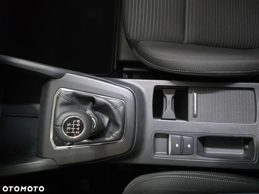 Ford Focus 1.0 EcoBoost mHEV Titanium - 13