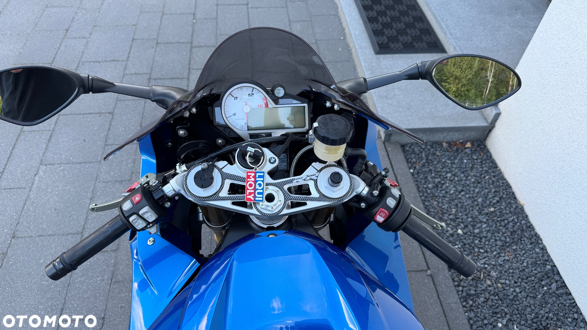 BMW S - 29