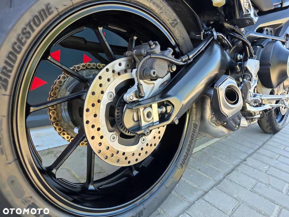 Yamaha MT - 28