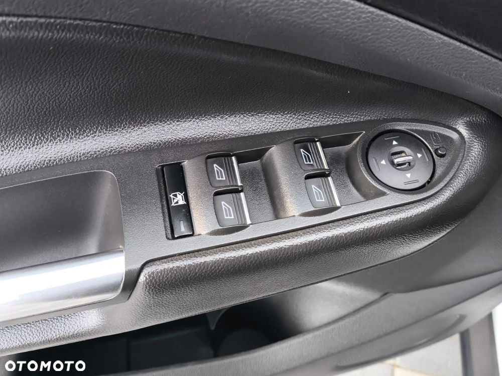 Ford Kuga 2.0 TDCi FWD Titanium - 30