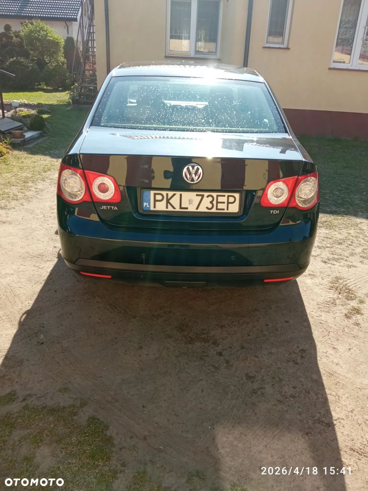 Volkswagen Jetta - 4